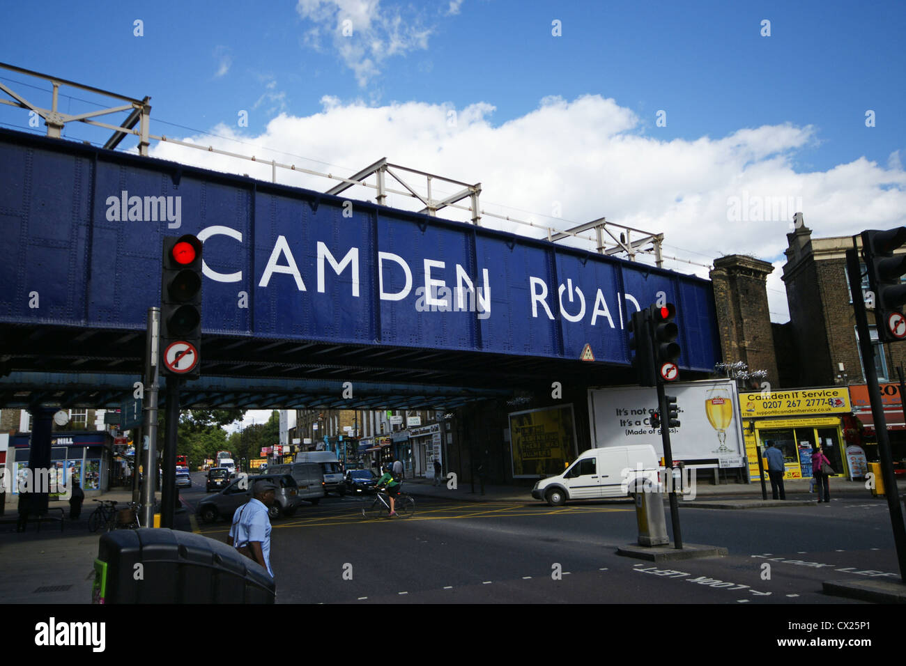 Camden Road Eisenbahnbrücke in Nord-London Stockfoto