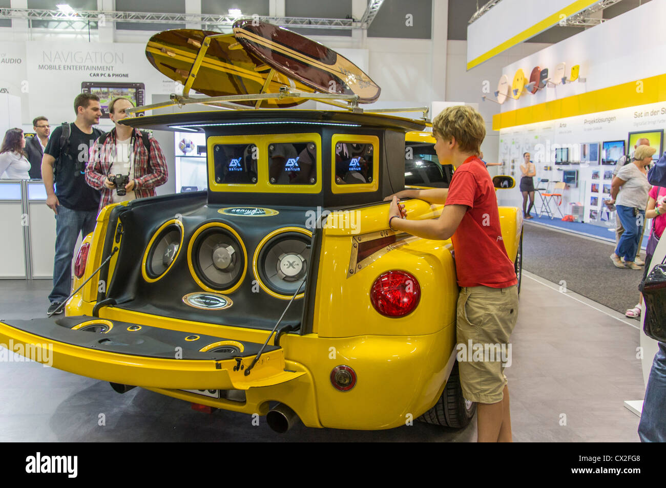 Car hifi -Fotos und -Bildmaterial in hoher Auflösung – Alamy