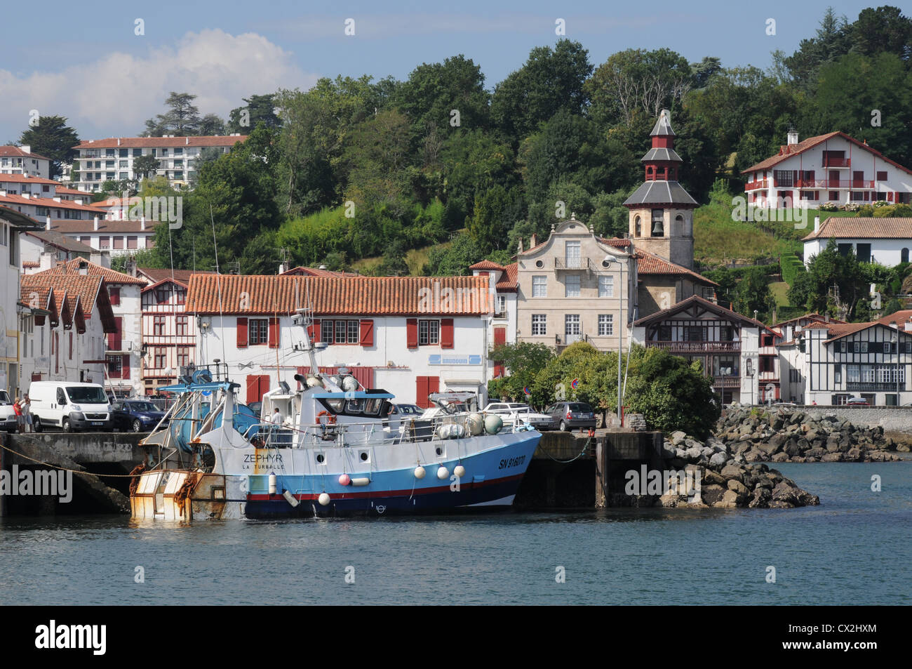 Fischereihafen im Hafen von St Jean de Luz, Franken Stockfoto