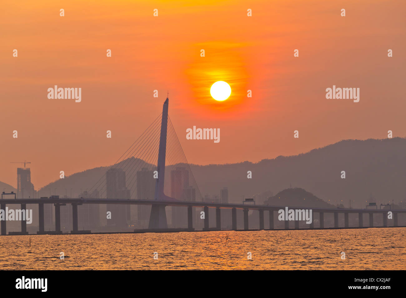Sonnenuntergang-Brücke in Hongkong Stockfoto