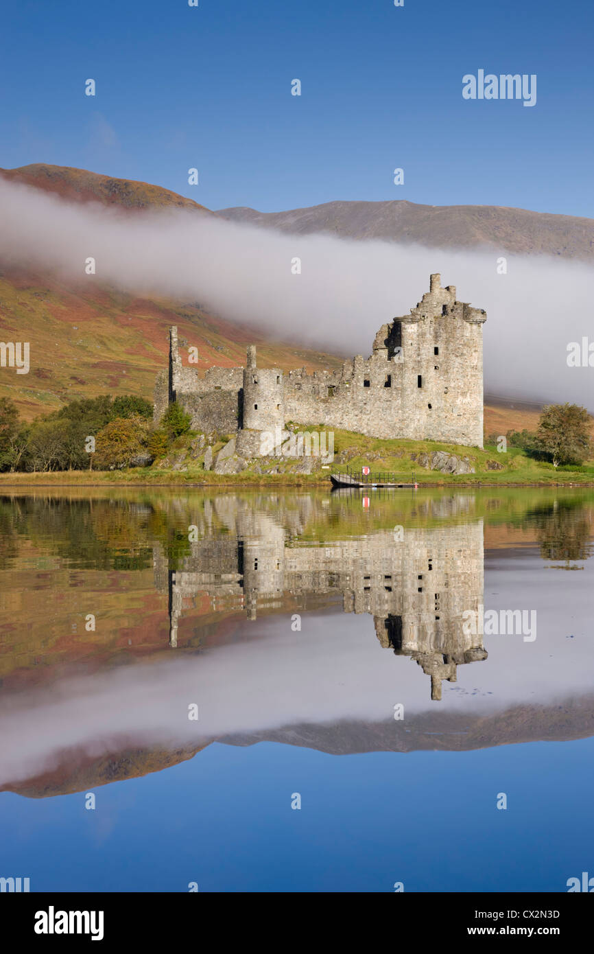 Ruine des Kilchurn Castle am Loch Awe, Argyll & Bute, Schottland. Herbst (Oktober) 2010. Stockfoto