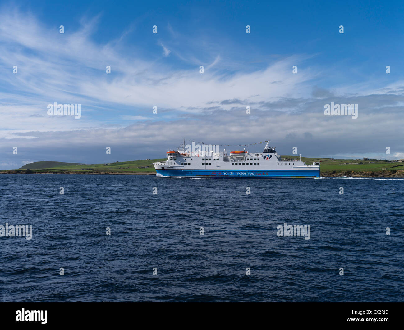 dh MV Hamnavoe HOY SOUND ORKNEY Northlink Fähren MV Hamnavoe ausreisen Orkney Küste Fähre Schottland Stockfoto