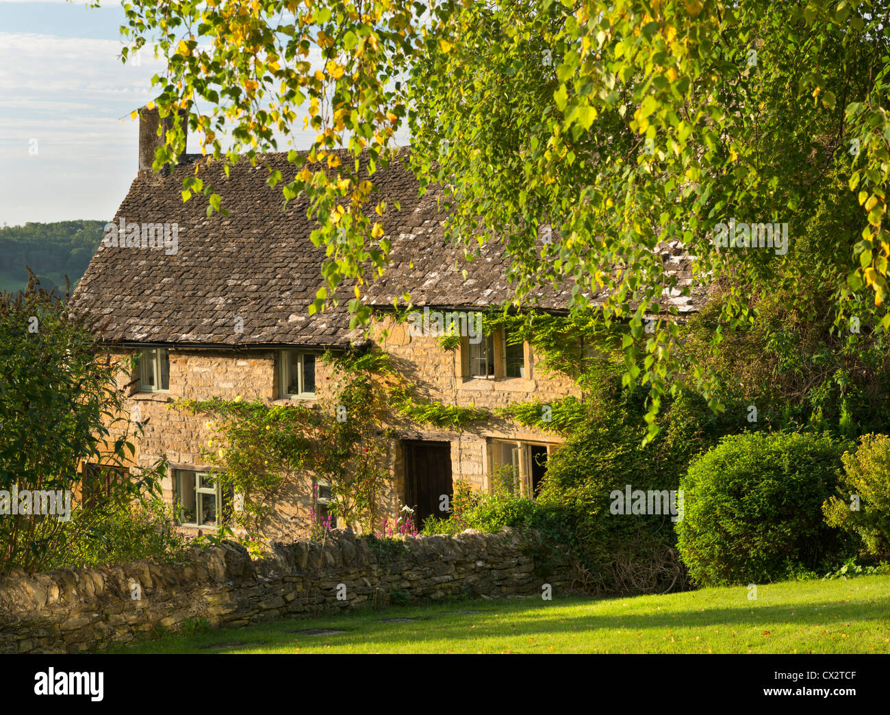 Schöne Ferienhäuser in den Cotswolds Dorf Snowshill, Gloucestershire, England. September 2012. Stockfoto