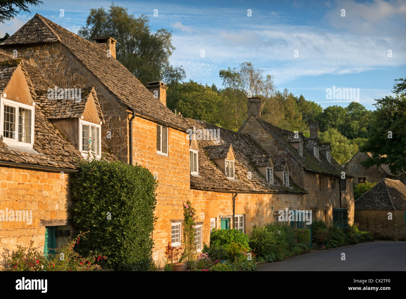 Ferienhäuser in den Cotswolds Dorf Snowshill, Gloucestershire, England. September 2012. Stockfoto