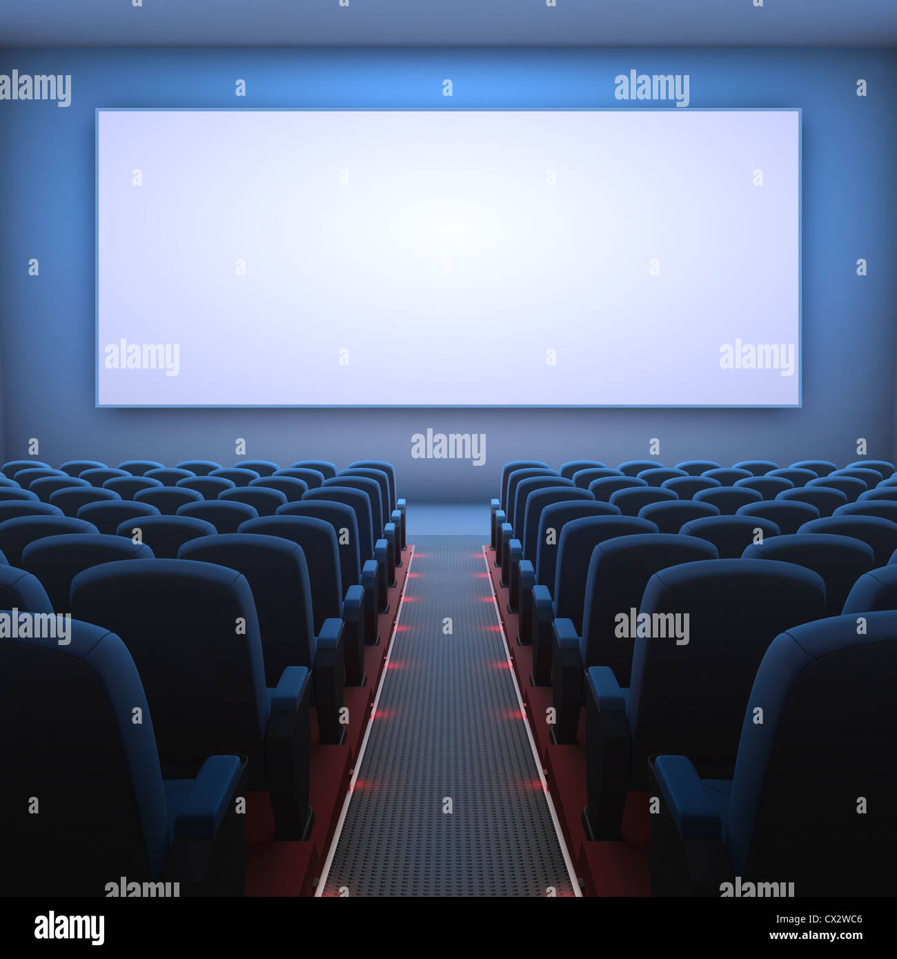 Im Inneren des Kinos. Mehrere leere Sitze wartet des Films auf dem Bildschirm. Ihr Text oder ein Bild auf dem weißen Bildschirm. Stockfoto
