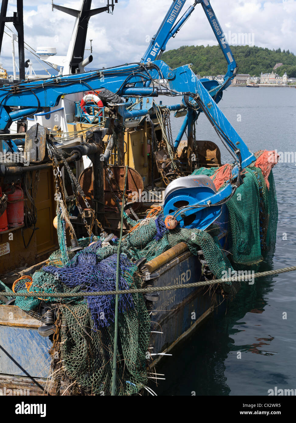 dh OBAN ARGYLL Schottland Oban Fischerboot Heckfischerei Trawler Dragger Netze net uk niemand Ausrüstung Industrieboote Stockfoto