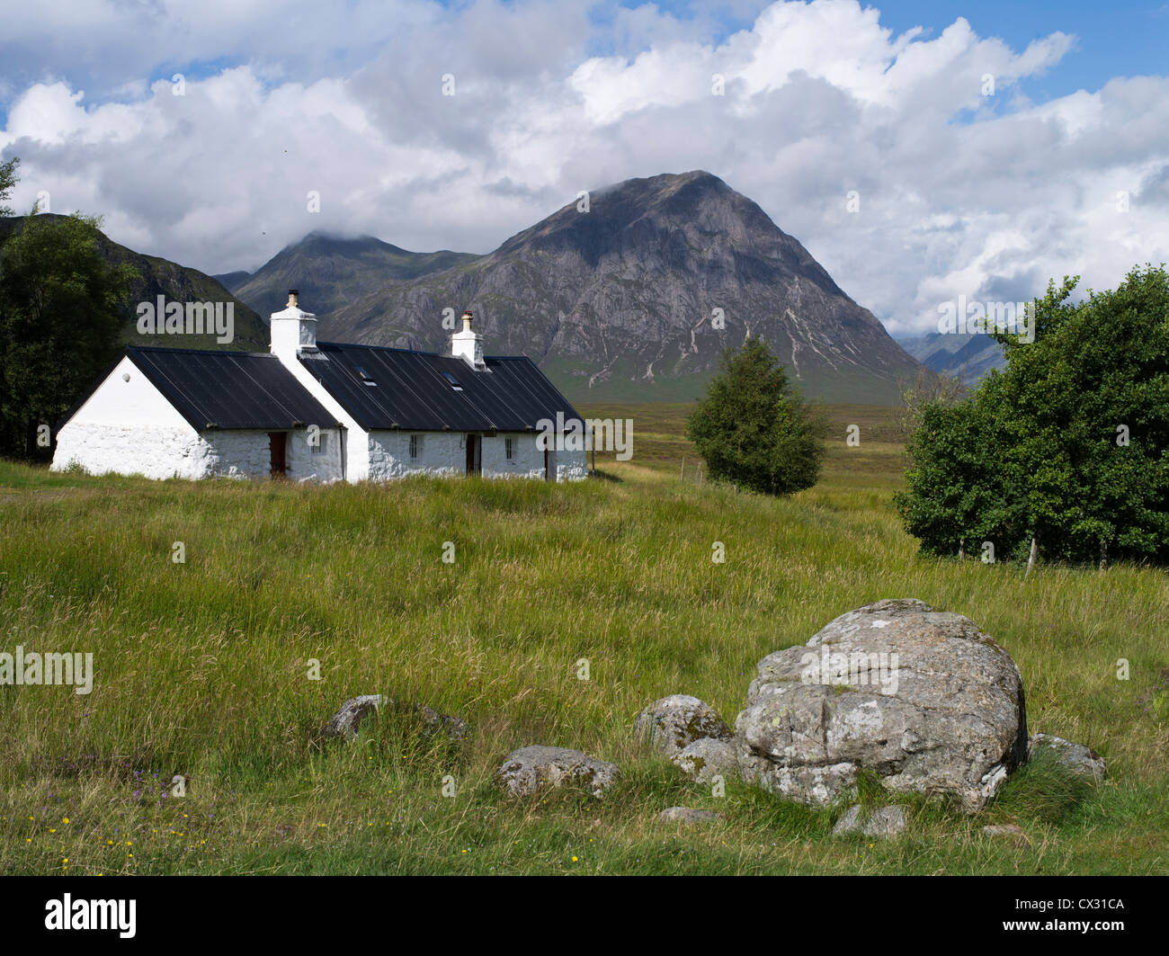 dh Black Rock Cottage Croft Glen COE MOOR ARGYLL SCHOTTLAND Glencoe Rannoch Cottages Stob Dearg Mountain scotland White House Stone Idyllisch Stockfoto