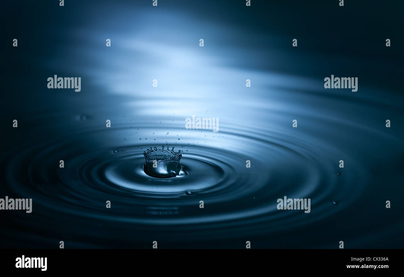 Wasser Tropfen Krone abstrakten Hintergrund Stockfoto