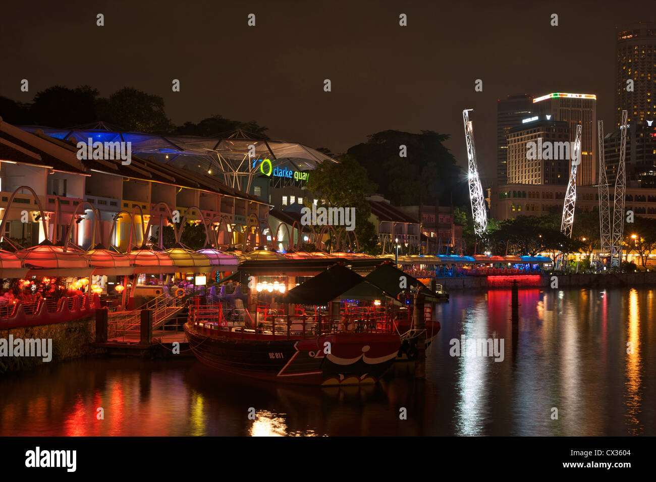 Nachtansicht des Singapore River, Clarke Quay Stockfoto