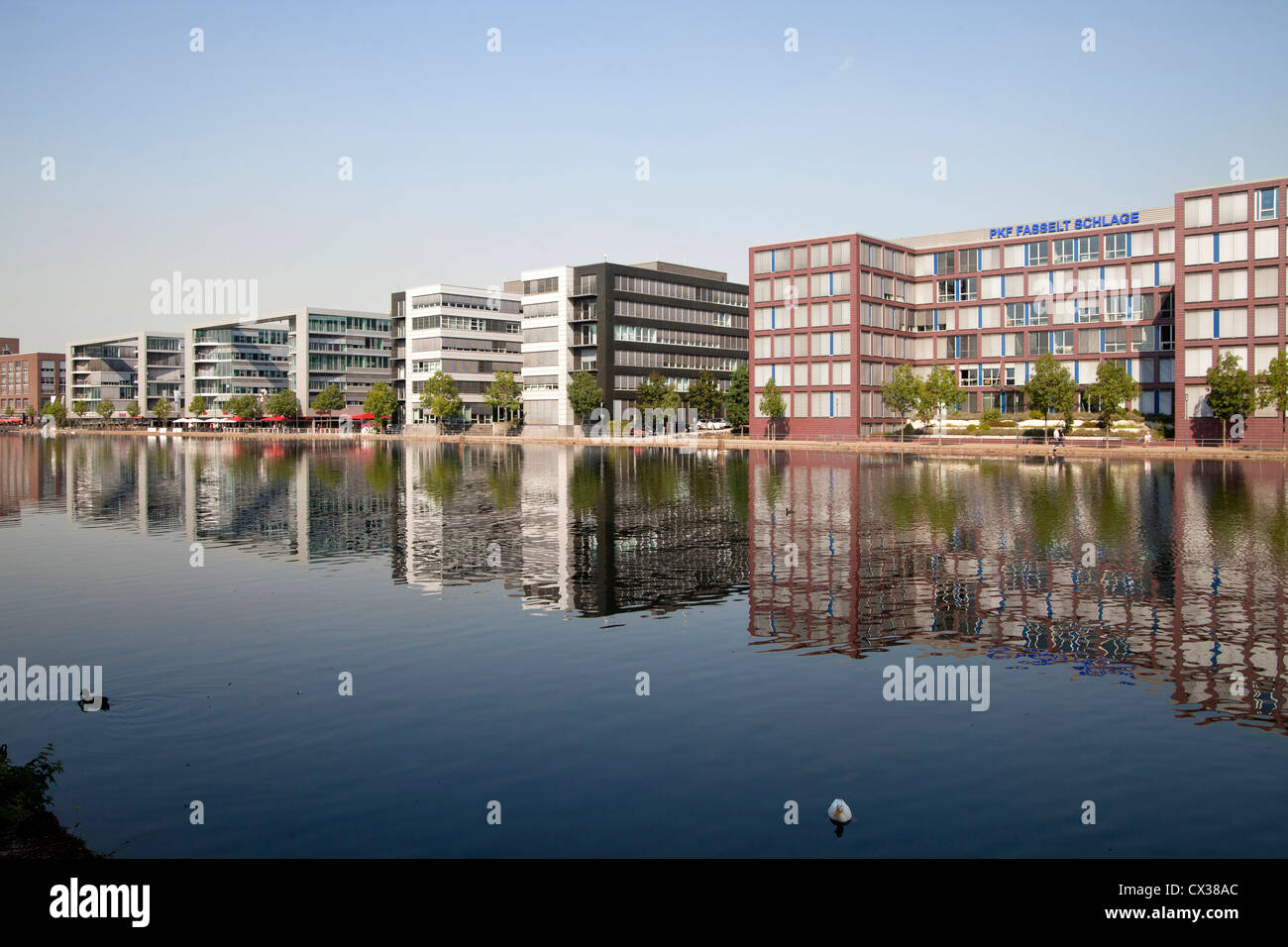 moderne Architektur im Duisburger Innenhafen, Duisburg, Nordrhein-Westfalen, Deutschland, Europa Stockfoto