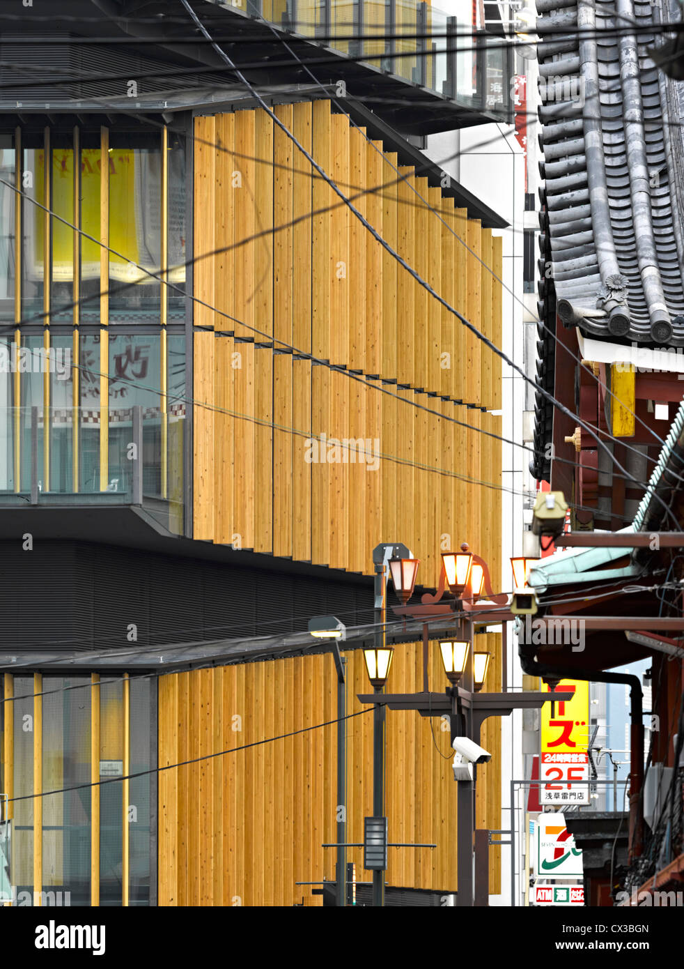 Asakusa Infomation Tourismuszentrum, Tokio, Japan. Architekt: Kengo Kuma, 2012 Stockfoto