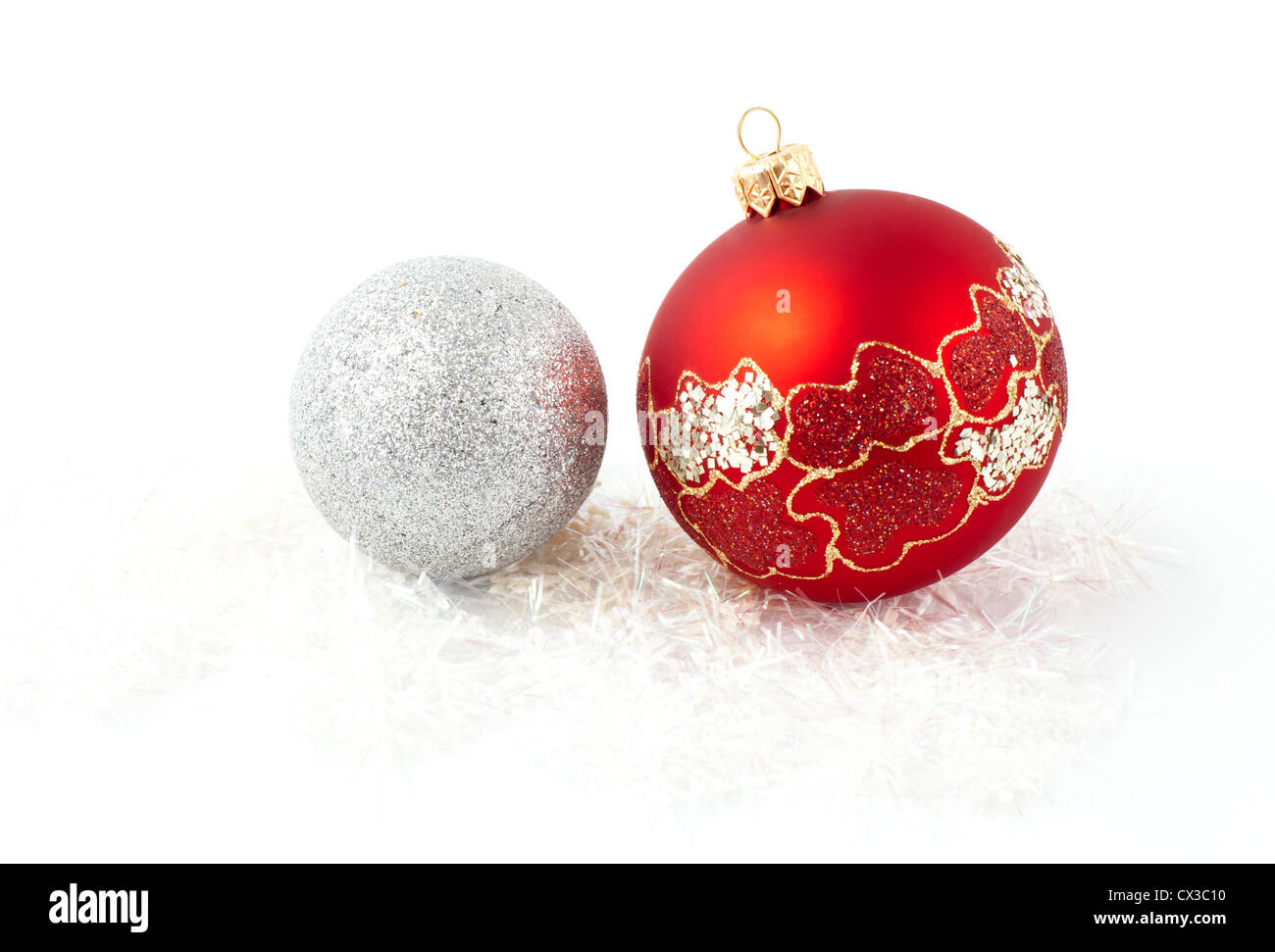 Weihnachten Baum Dekoration rote und silberne Kugeln isoliert Stockfoto