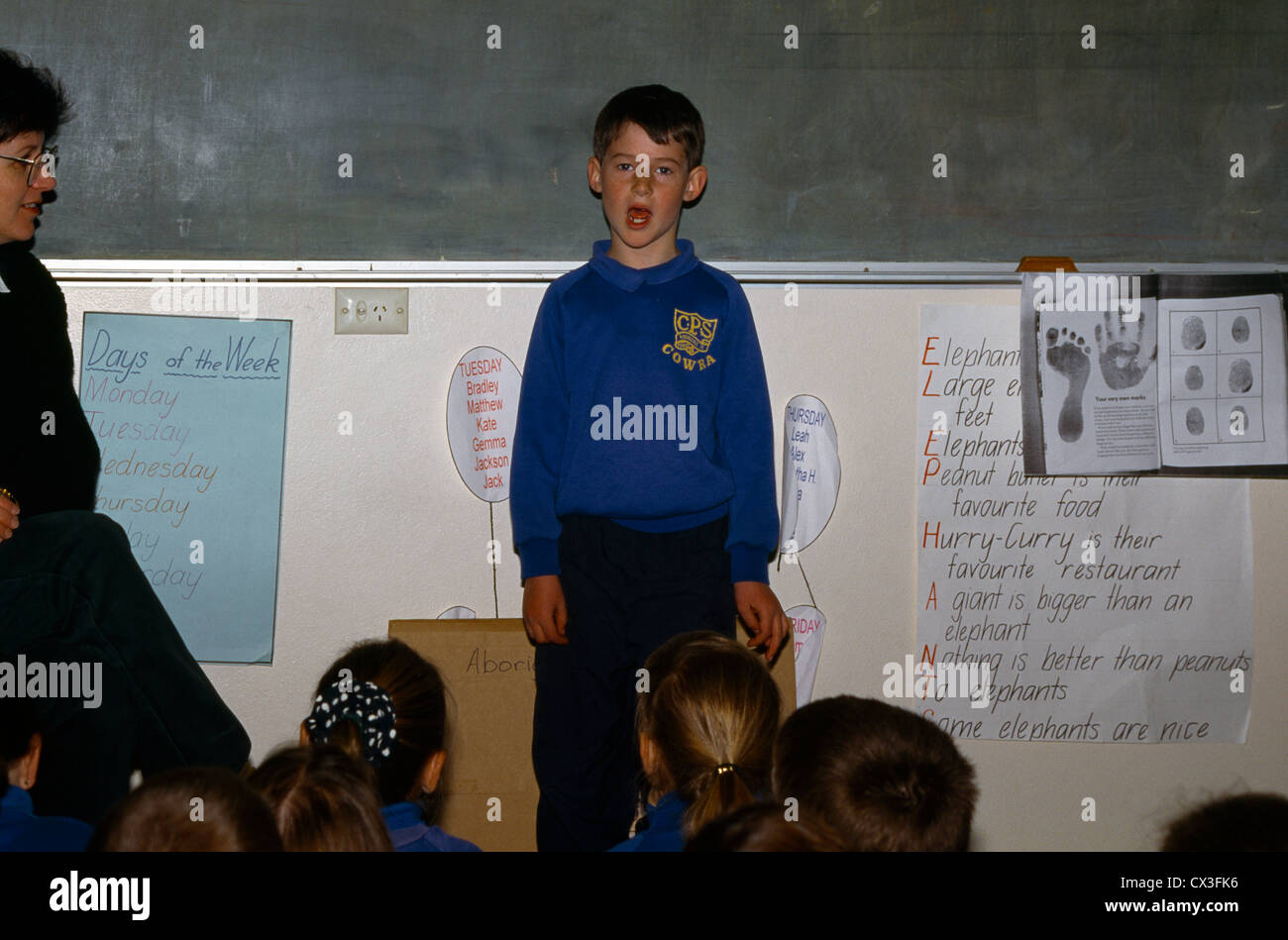 Cowra New South Wales Australien vor Klasse Cowra öffentliche Schule im Gespräch Stockfoto