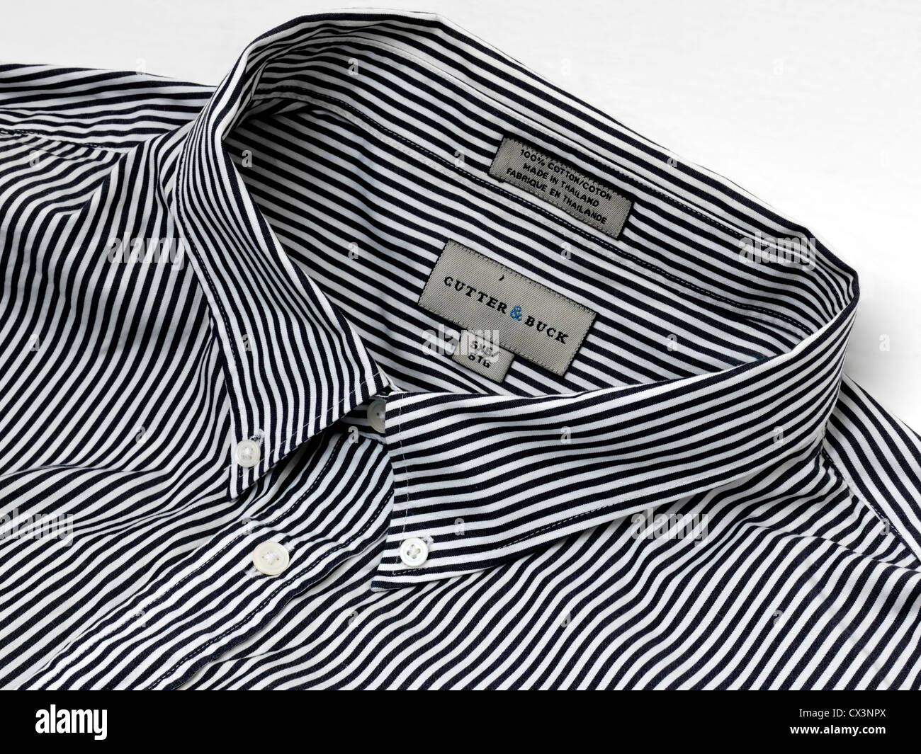 Weiß schwarz gestreiftes hemd mit kragen -Fotos und -Bildmaterial in hoher  Auflösung – Alamy