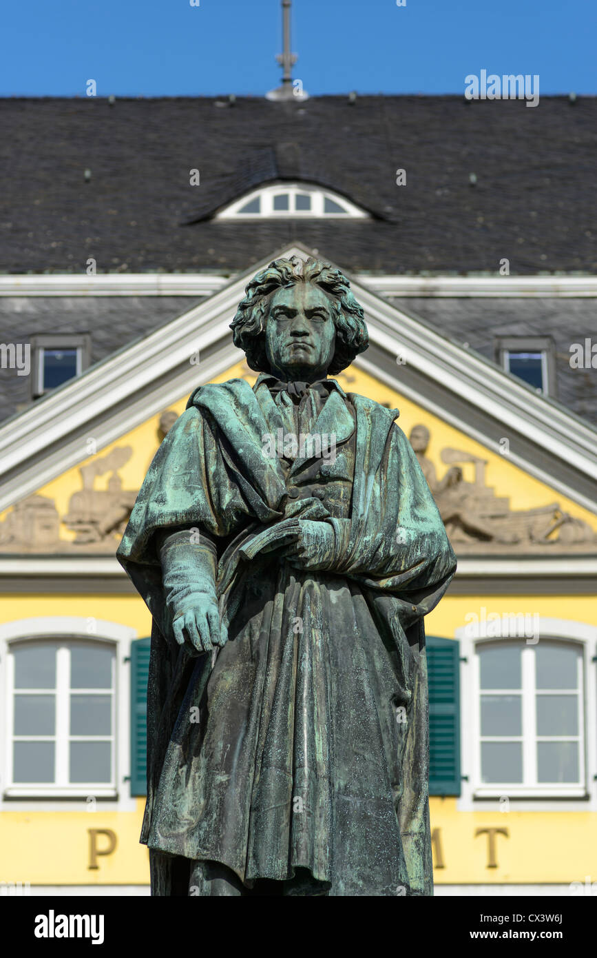 Ludwig Van Beethoven Statue, Muensterplatz, Bonn, Deutschland, Europa Stockfoto