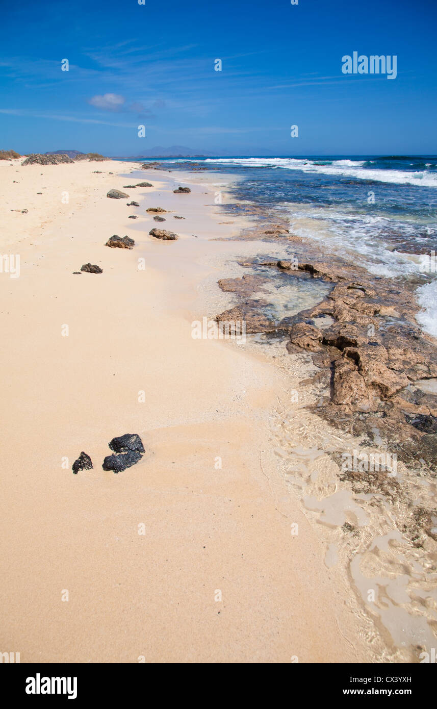 Fuerteventura, Burro Strand, vulkanischen Gesteinen in kristallklarem Wasser Stockfoto