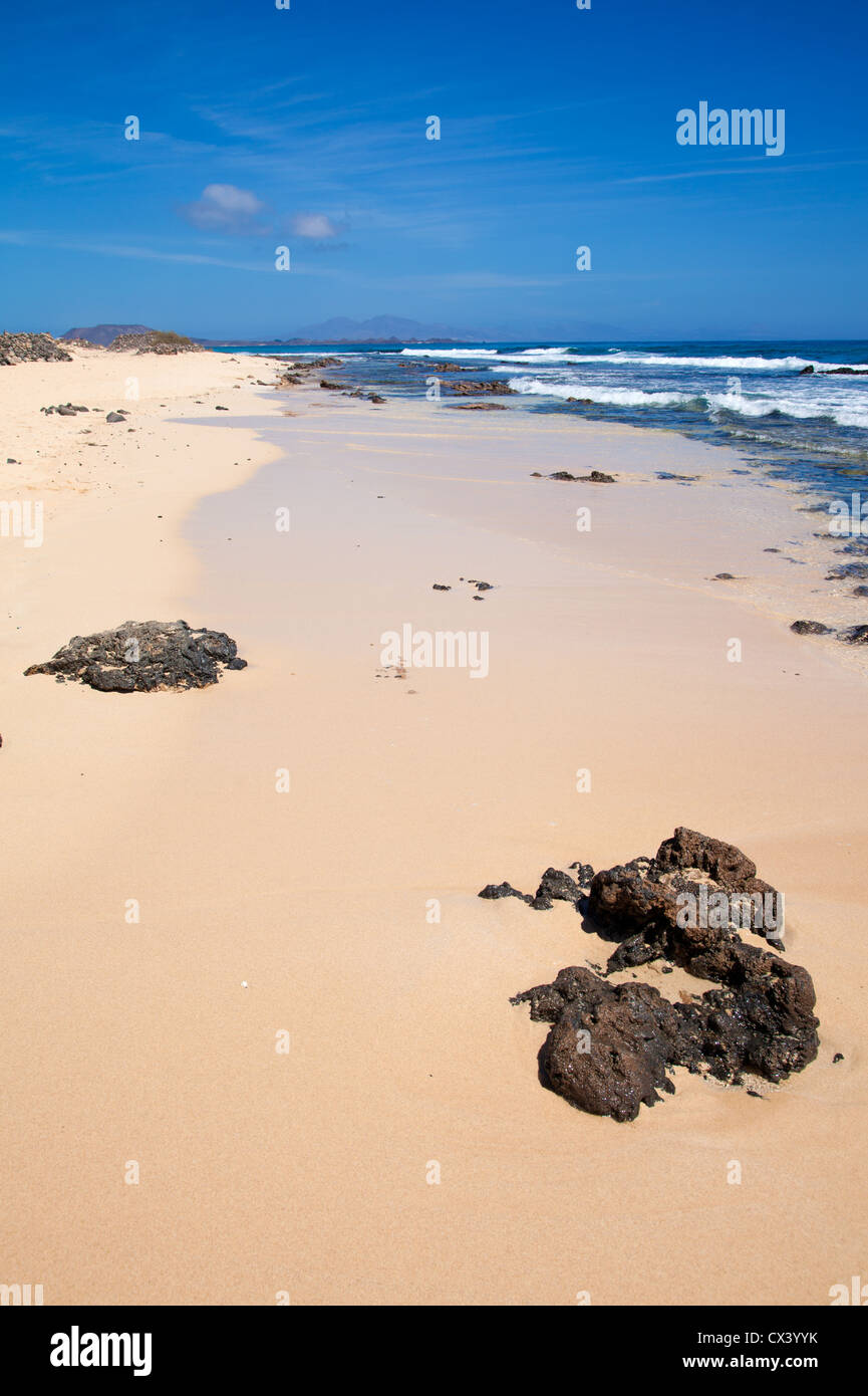 Fuerteventura, Burro Strand, vulkanischen Gesteinen in kristallklarem Wasser Stockfoto