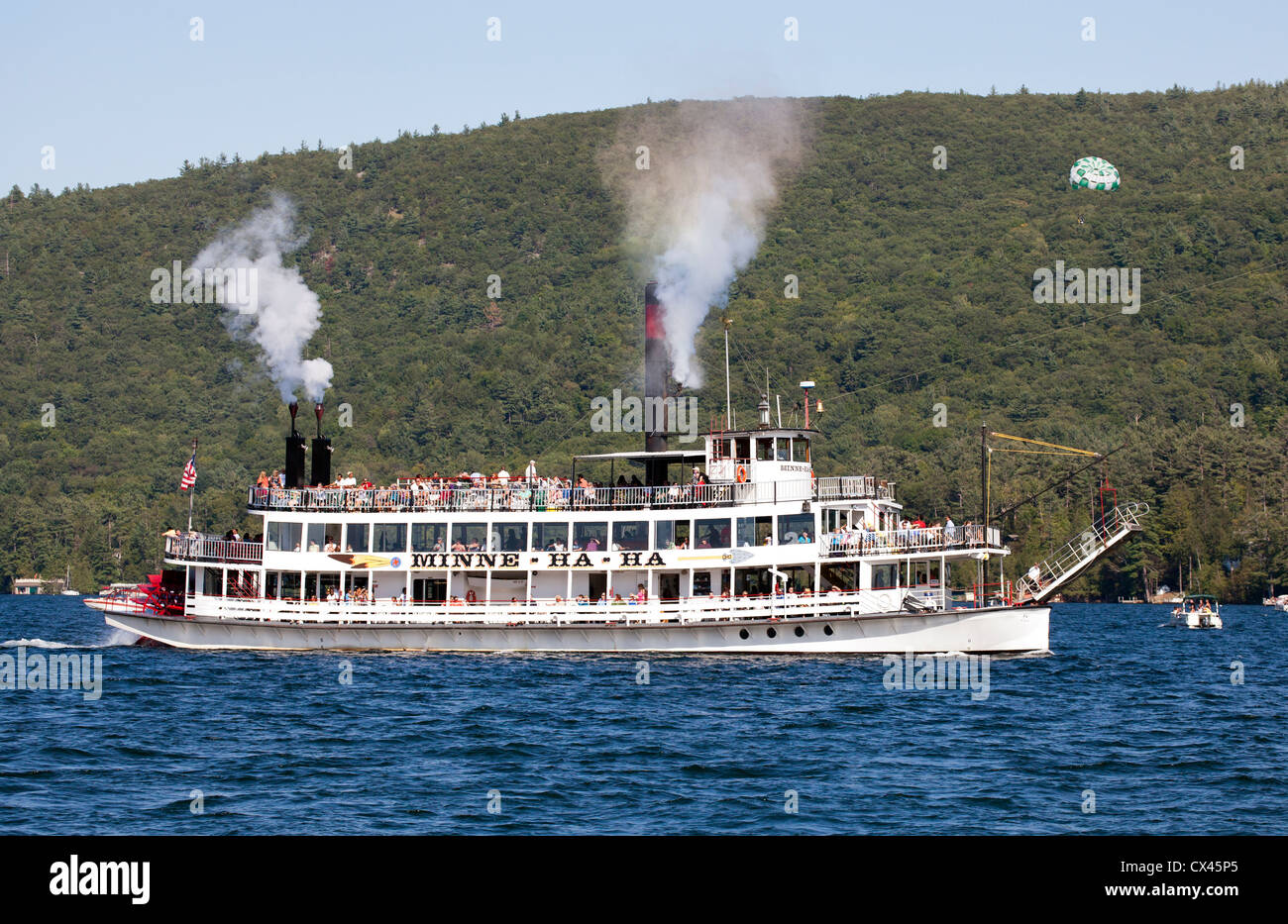 Minne-Ha-Ha Dampf betriebene Heck Rad Ausflug Kreuzfahrtschiff USA Amerika Adirondack State Park Lake George New York Stockfoto