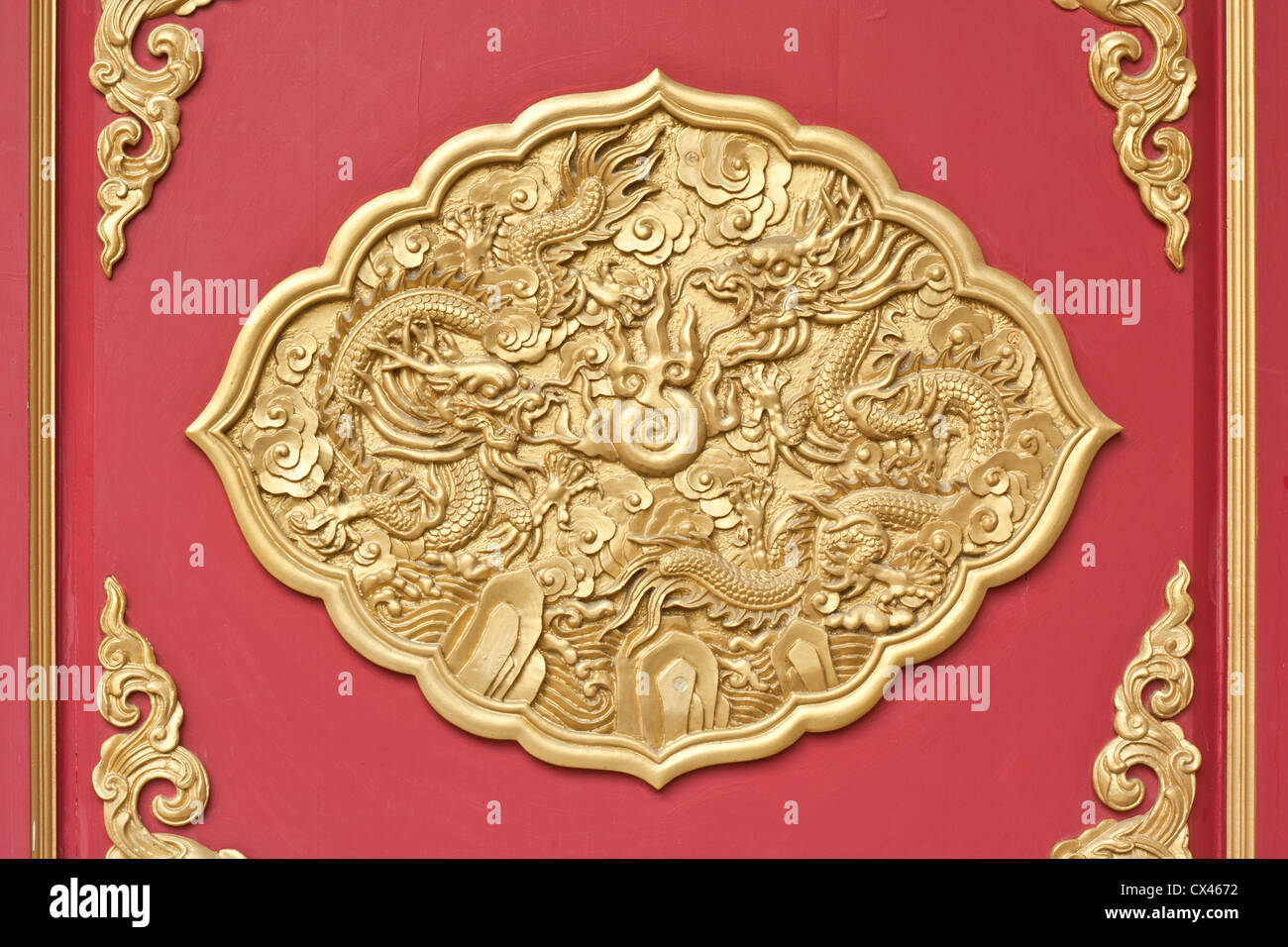 Drachen-Rahmen, Chainese Dekoration für Fenster im Tempel Stockfoto