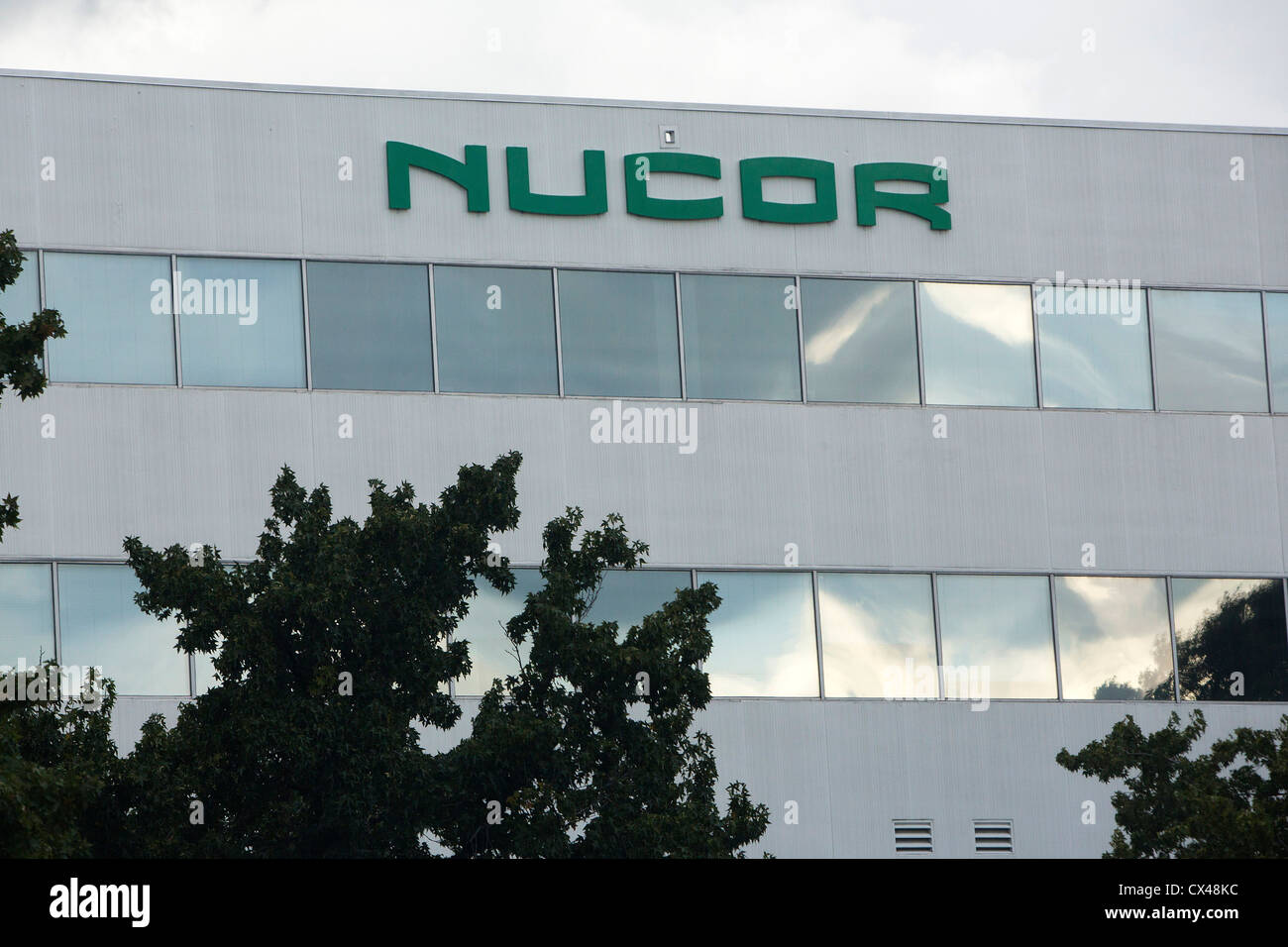 Der Hauptsitz des Unternehmens Stahlherstellung Nucor. Stockfoto