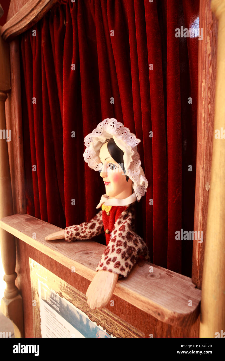 Eingang zum Museum des berühmten Lyonnaise Puppe Guignol, hinter dem Laden im Herzen von Vieux Lyon, Frankreich Stockfoto