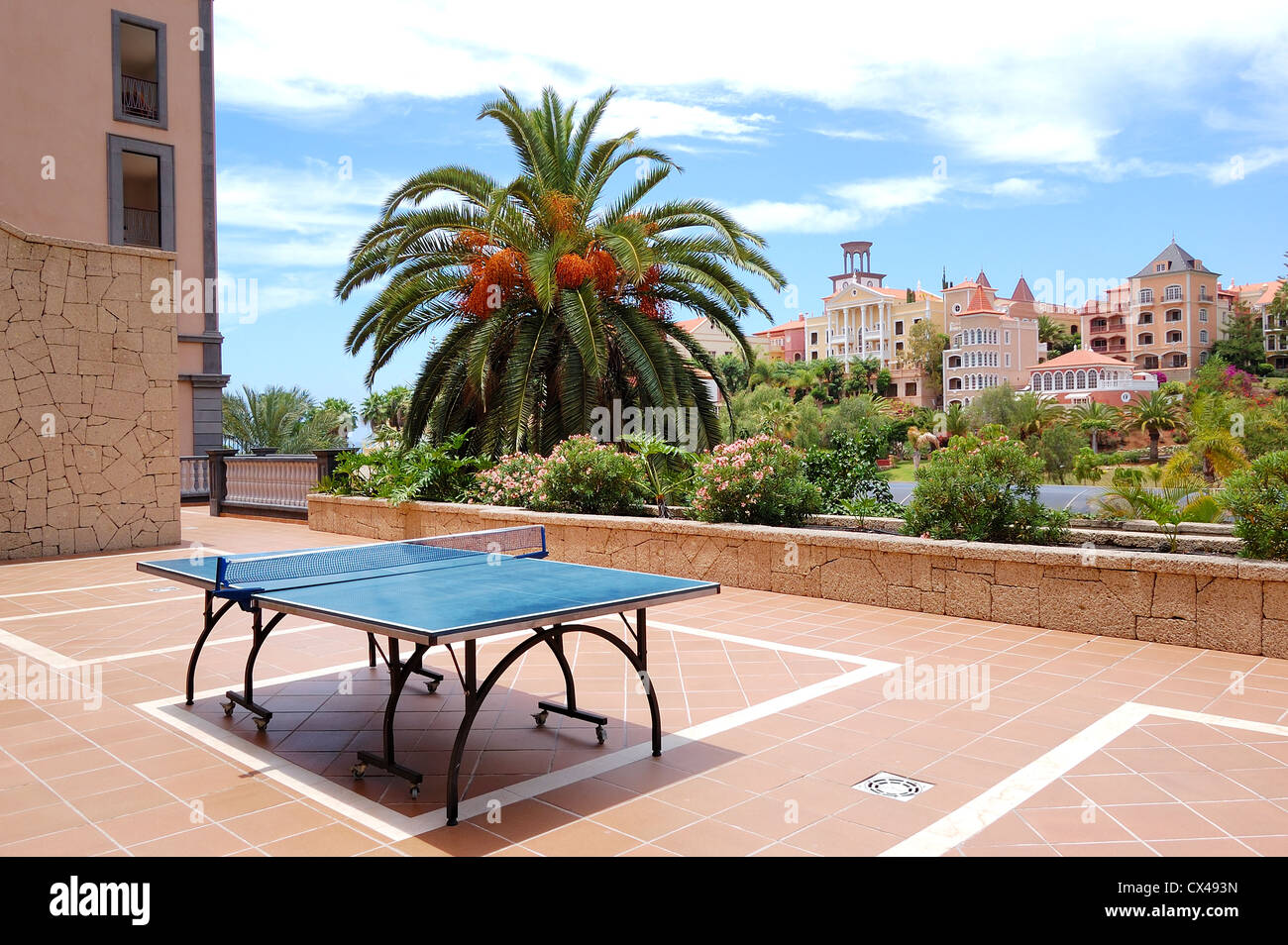 Tischtennisplatte im Luxushotel, auf der Insel Teneriffa, Spanien Stockfoto