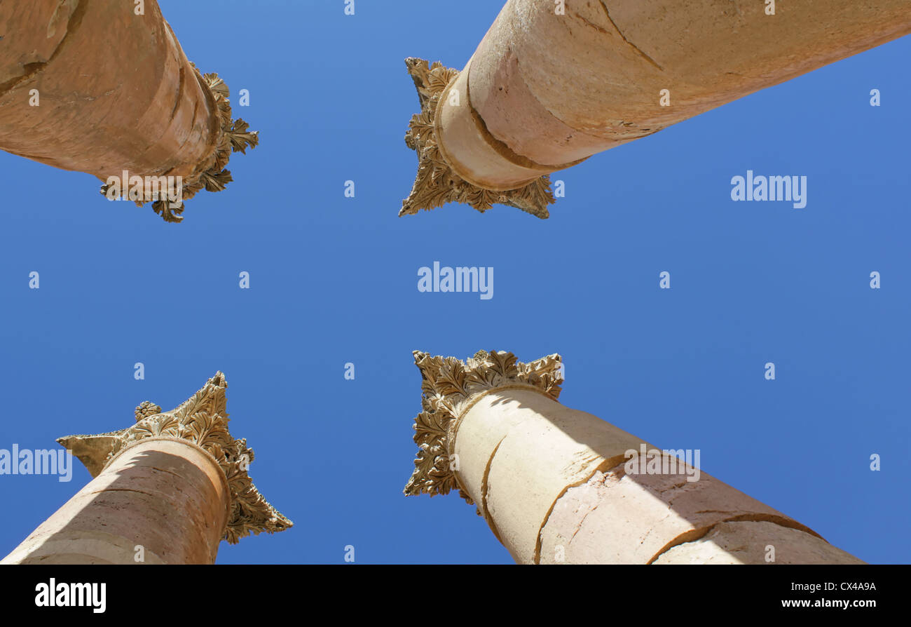 Spalten in der Artemis-Tempel. Ruinen von der griechisch-römischen Stadt Gerasa. Alten Jerash in Jordanien. Stockfoto