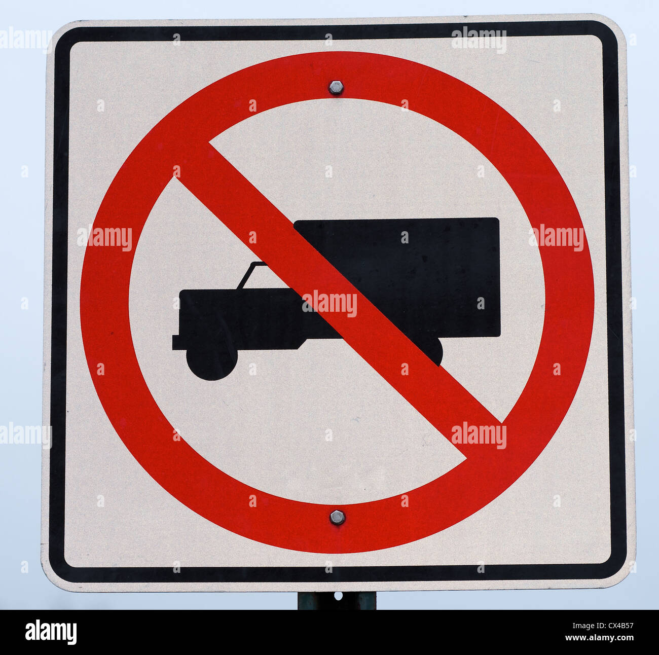 Quadratische Straßenschild LKW-Fahrer zu sagen, dass sie auf dieser Straße fahren kann Stockfoto