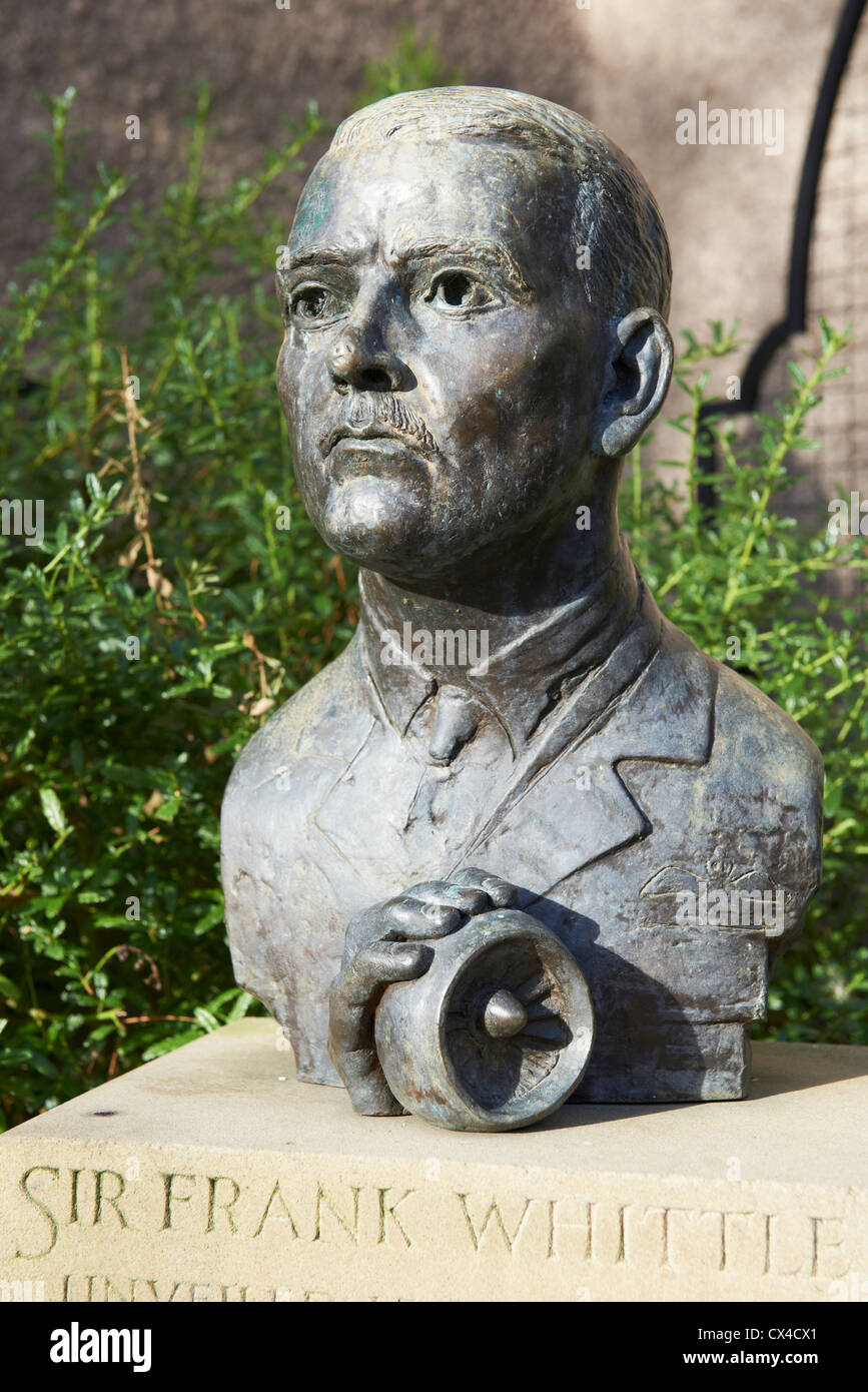 Büste von Sir Frank Whittle Memorial Gardens Lutterworth Leicestershire England UK Stockfoto