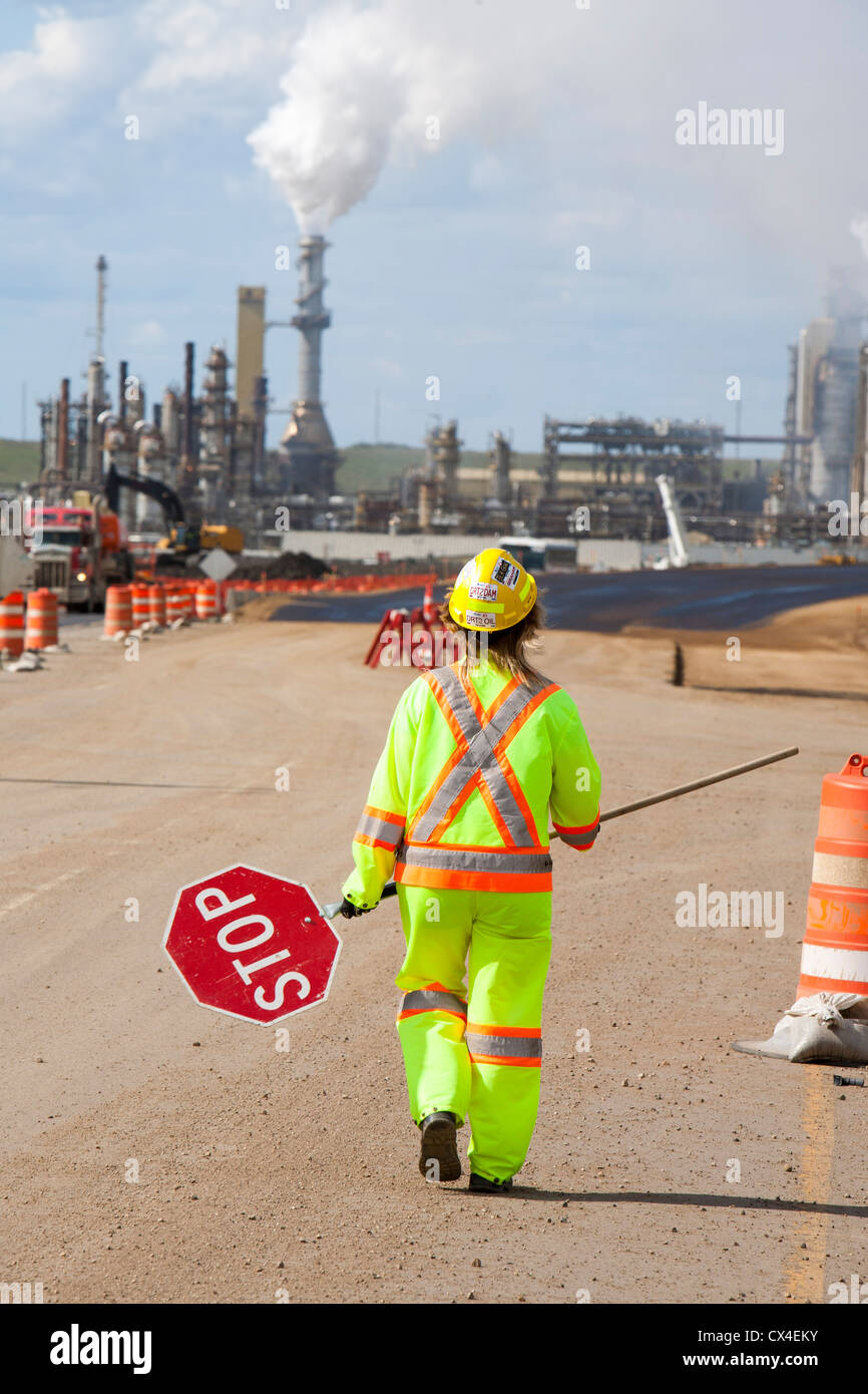 Ein Tar Sands Arbeiter bei der Syncrude Mine nördlich von Fort McMurray, Alberta, Kanada. Stockfoto