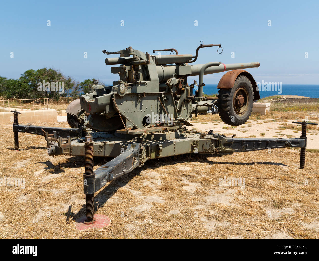 WW2 Geschütz auf Fort Rinella, St. Rocco Road, Kalkara, Insel Malta, Mittelmeer Stockfoto