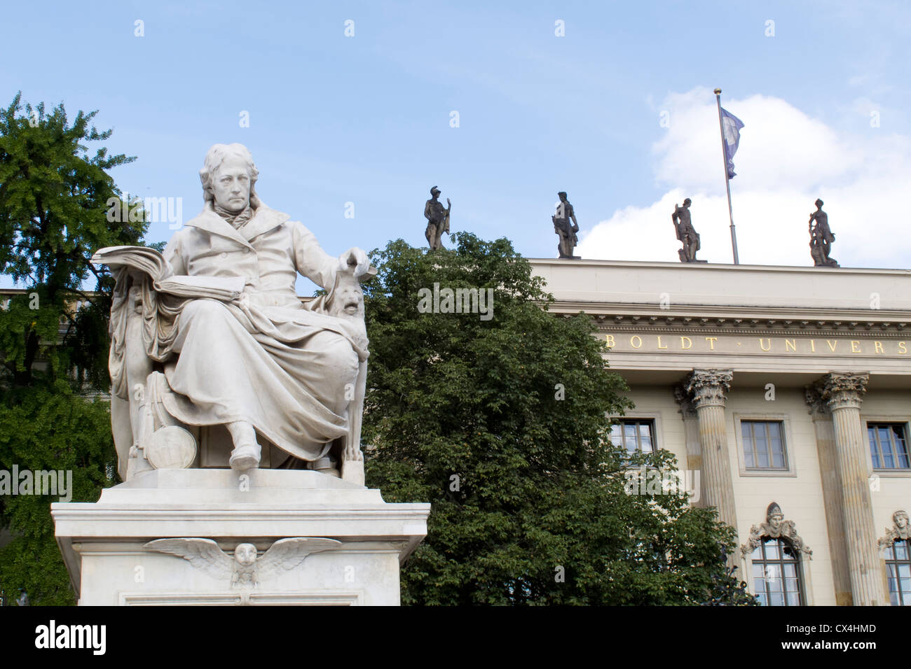 Die Humboldt-Statue vor der Humboldt-Universität Berlin Stockfoto