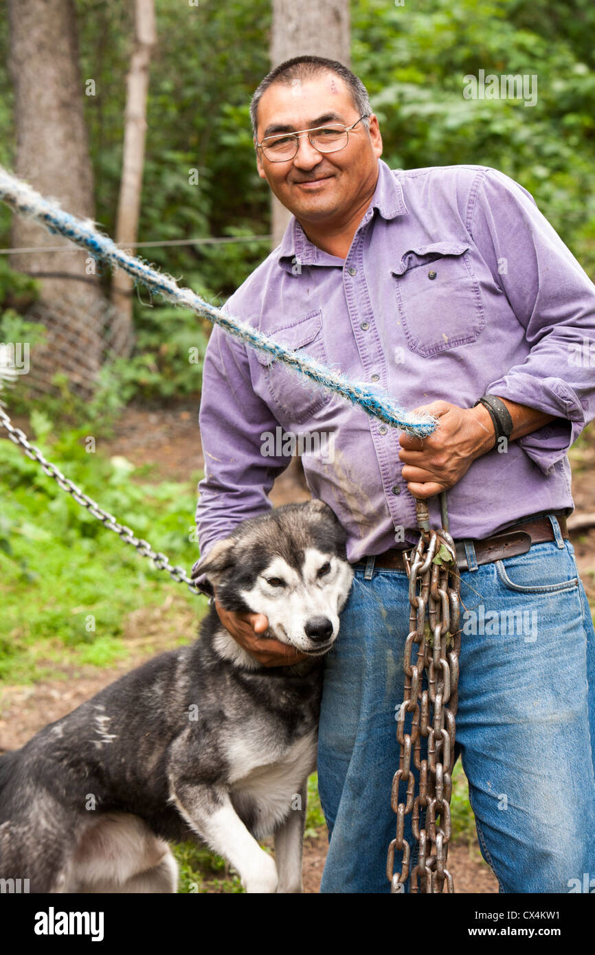 Eine Zugehörigkeit zu Robert Grandjamber eine erste Nation kanadische Leben in Fort Chipewyan Schlittenhunde Stockfoto