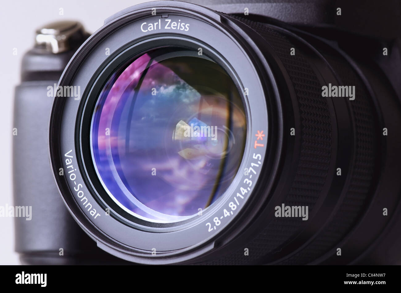 Reflex-in das Objektiv der Kamera. Konzept der Fotografie und Ausrüstung. Stockfoto