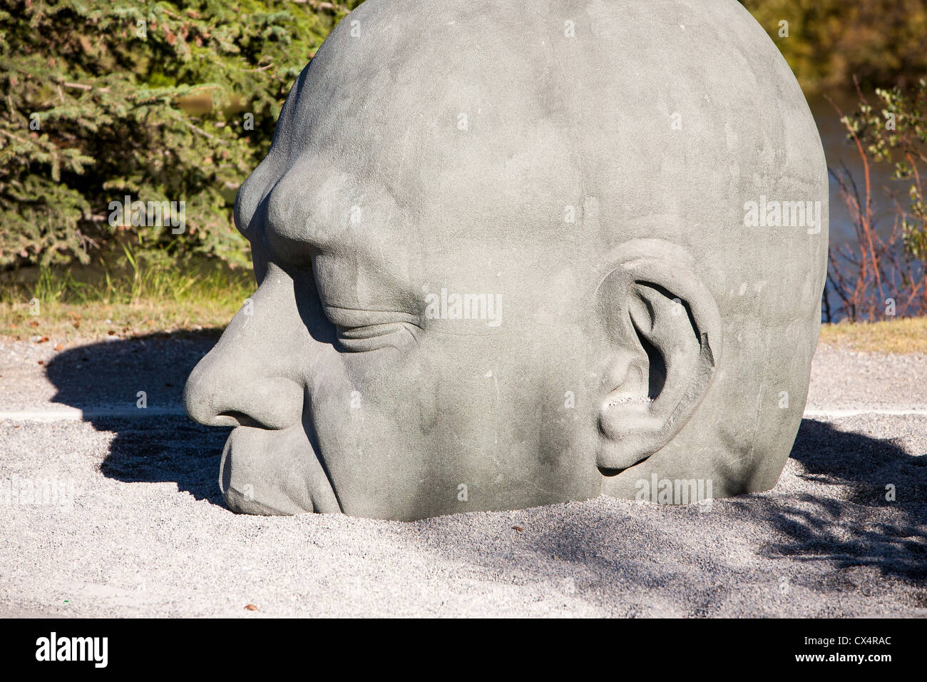 Eine Skulptur namens Big Head, eine Übersetzung von Gälisch Ceann Mór, eine Variation von Canmore Namen in Canmore, Rocky Mountains, Stockfoto
