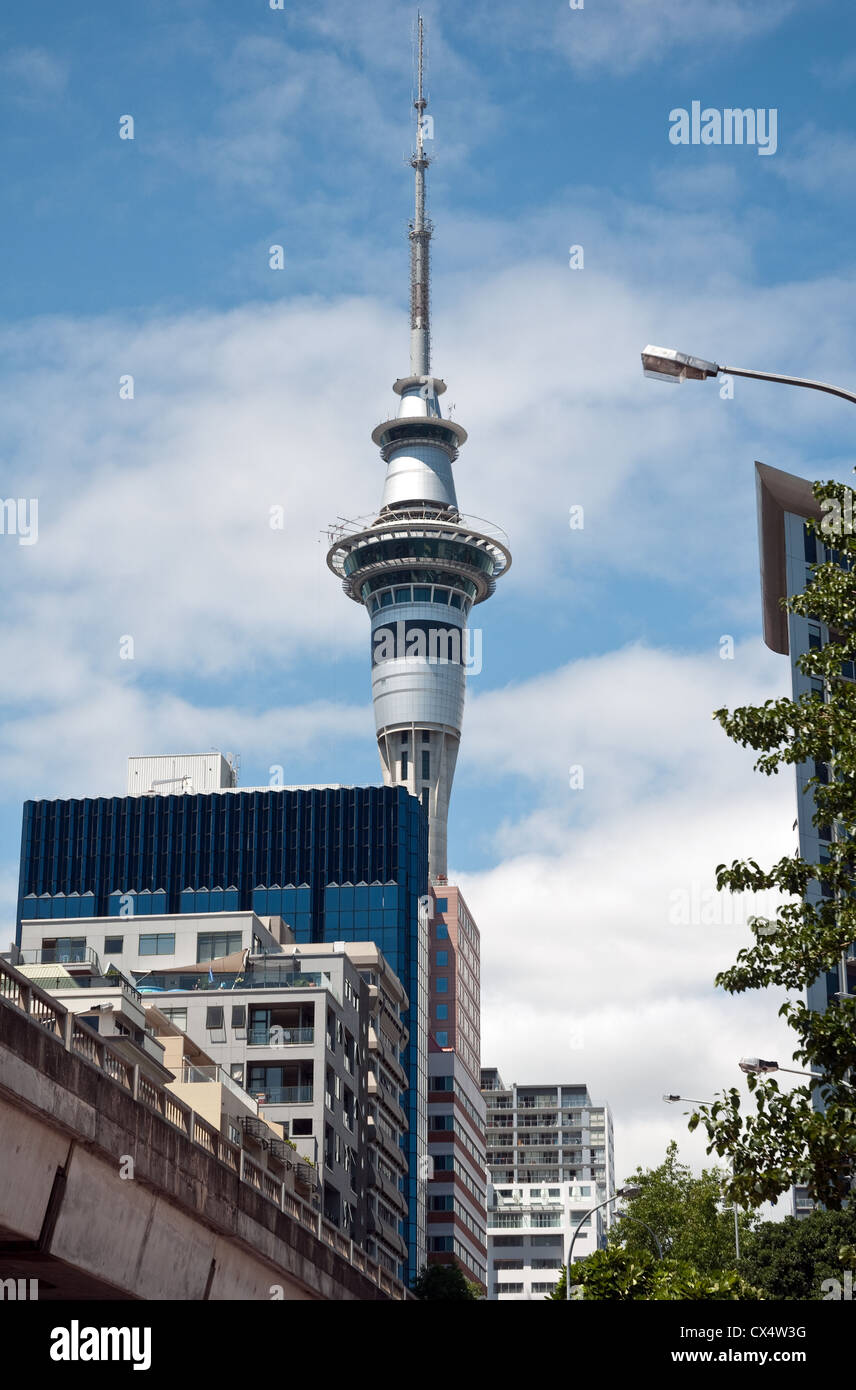 Skytower / Sky Tower City Centre Wahrzeichen in Auckland New Zealand. Stockfoto