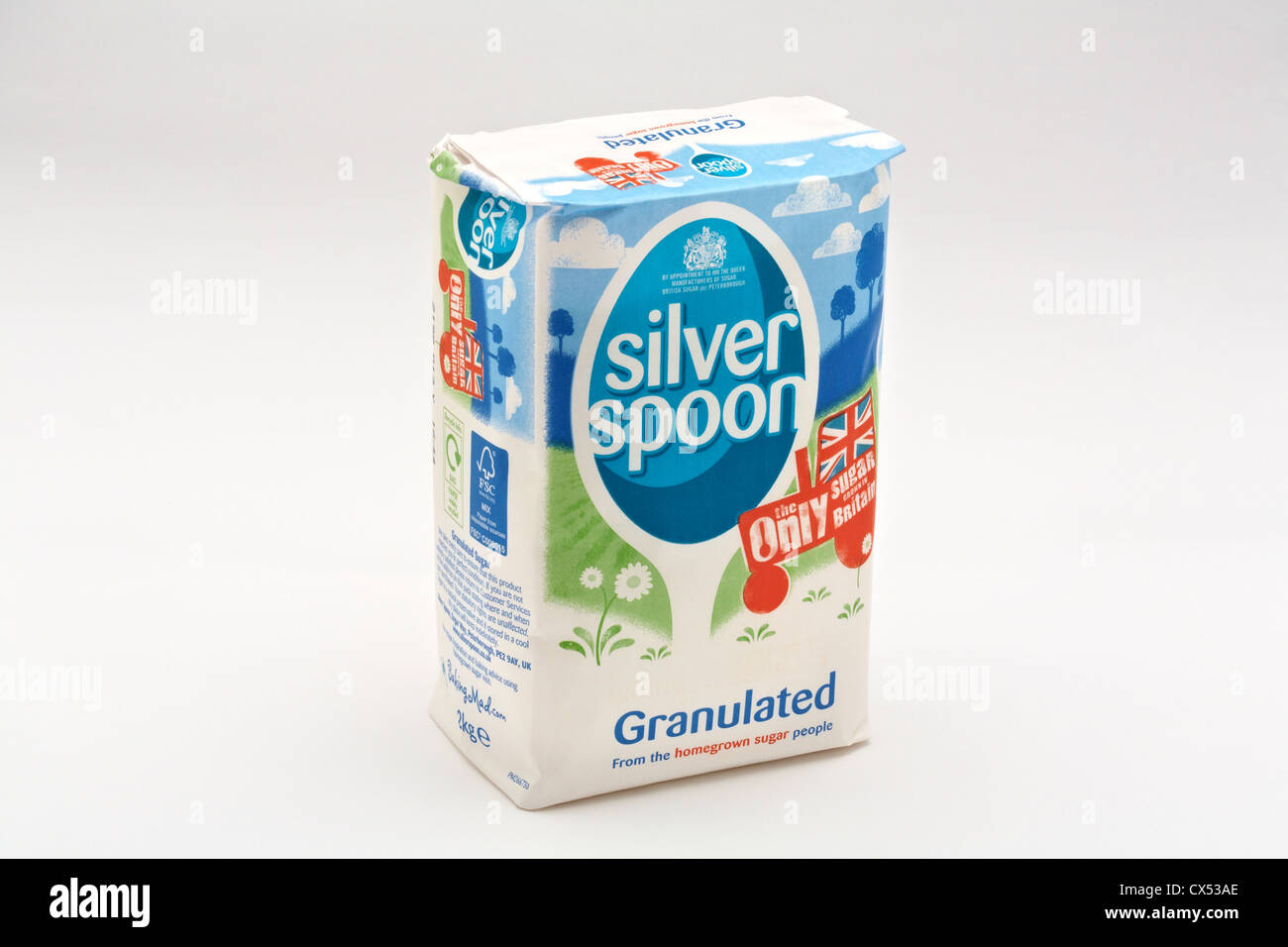 2 Kilo Beutel britische granulierter Zucker auf weißem Hintergrund Stockfoto