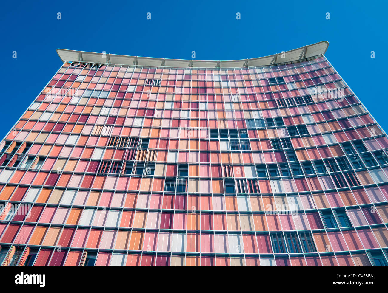 Farbenfrohe moderne Architektur der GSW Büroturm in Berlin Deutschland Stockfoto