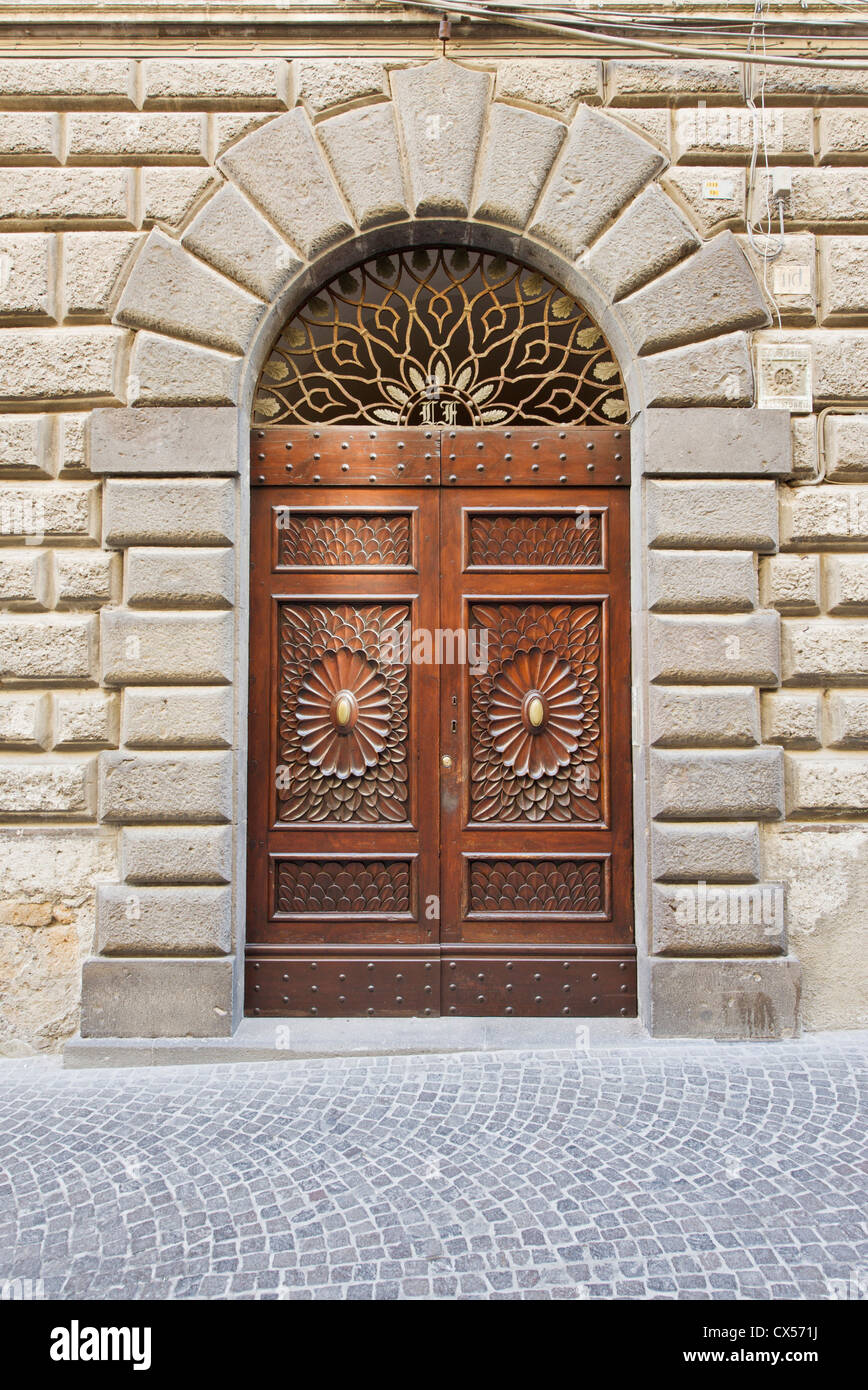 Europa, Italien, Umbrien, Orvieto, traditionelle Tür Stockfoto