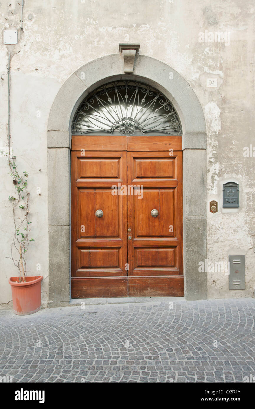 Europa, Italien, Umbrien, Orvieto, traditionelle Tür Stockfoto