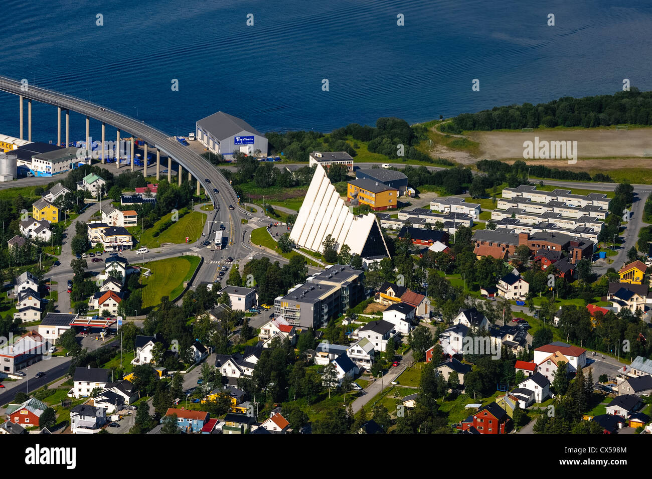 Norwegen, Tromsø. Blick vom Storsteinen. Die arktische Kathedrale. Stockfoto