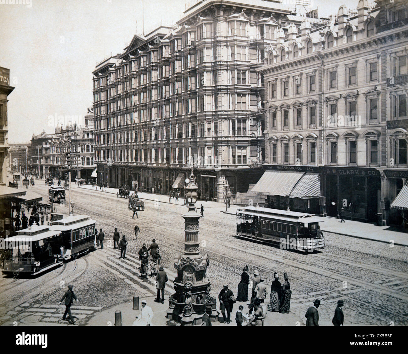 Seilbahnen, Marktstraße mit Palace Hotel, San Francisco, Kalifornien, USA, Eiweiss zu fotografieren, ca. 1887 Stockfoto