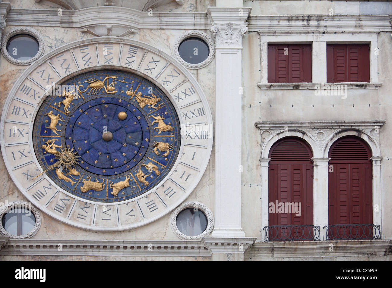 Detailansicht eines Gebäudes in Venedig San Marco Platz Stockfoto