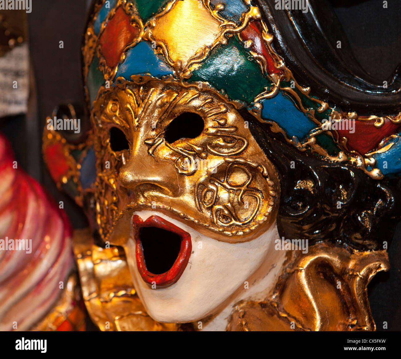 Typische bunte Maske aus der Karneval von Venedig Stockfoto