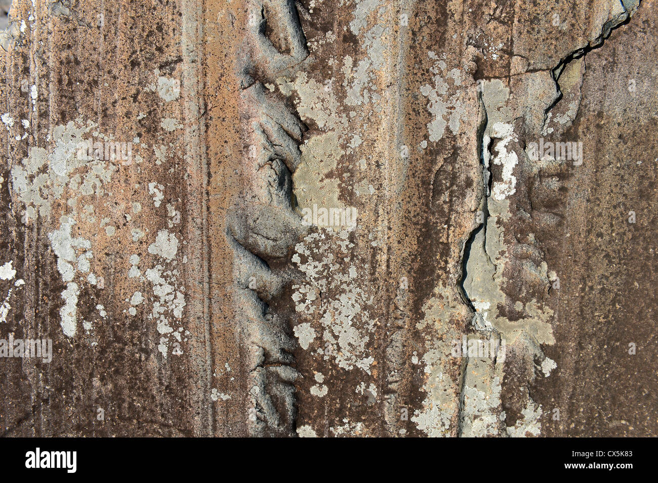 Hintergrund-Detail der alten Rock mit Rissen und Muster Stockfoto