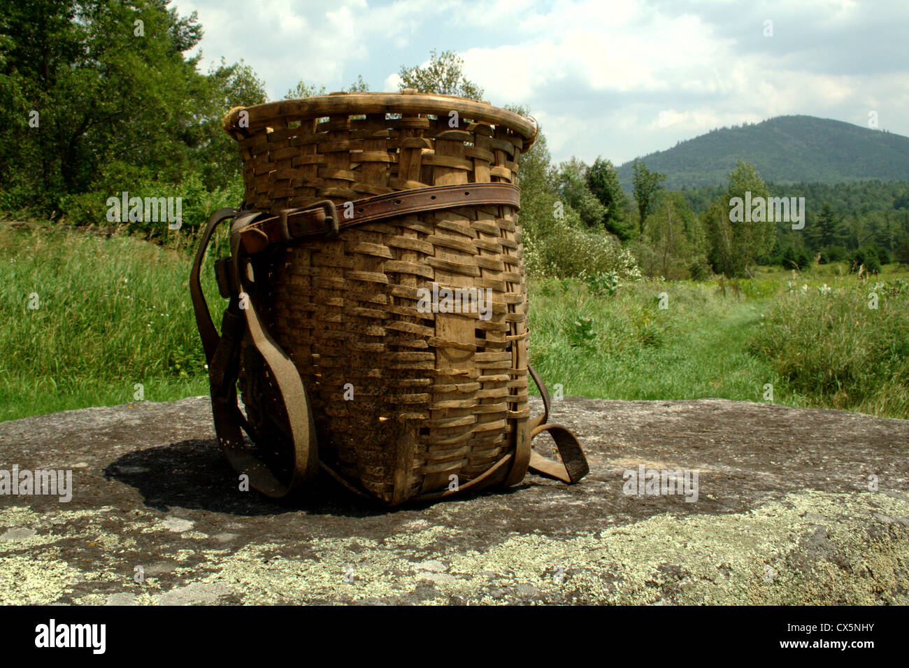 Alten Weidenkorb Adirondack Pack Stockfoto