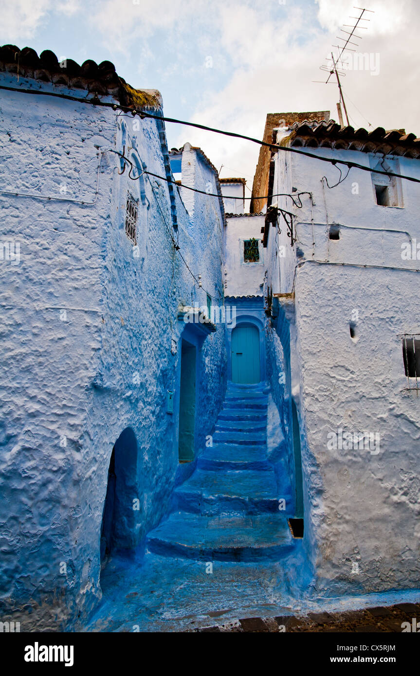 Erkunden Sie die Straßen von Chefchaouen, die "Blaue Stadt" von Marokko Stockfoto