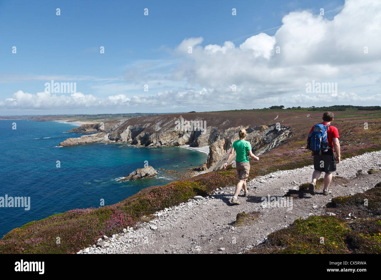 Wanderer am Cap De La Chèvre, Finistère, Bretagne, Frankreich Stockfoto