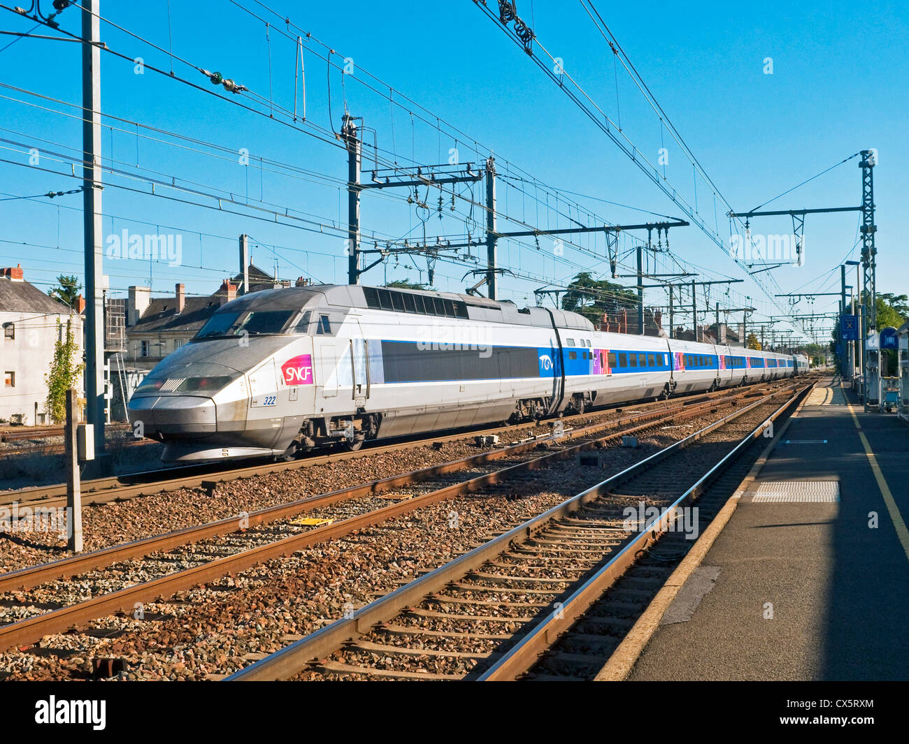Französischen TGV express Bahnhof verlassen - Frankreich. Stockfoto