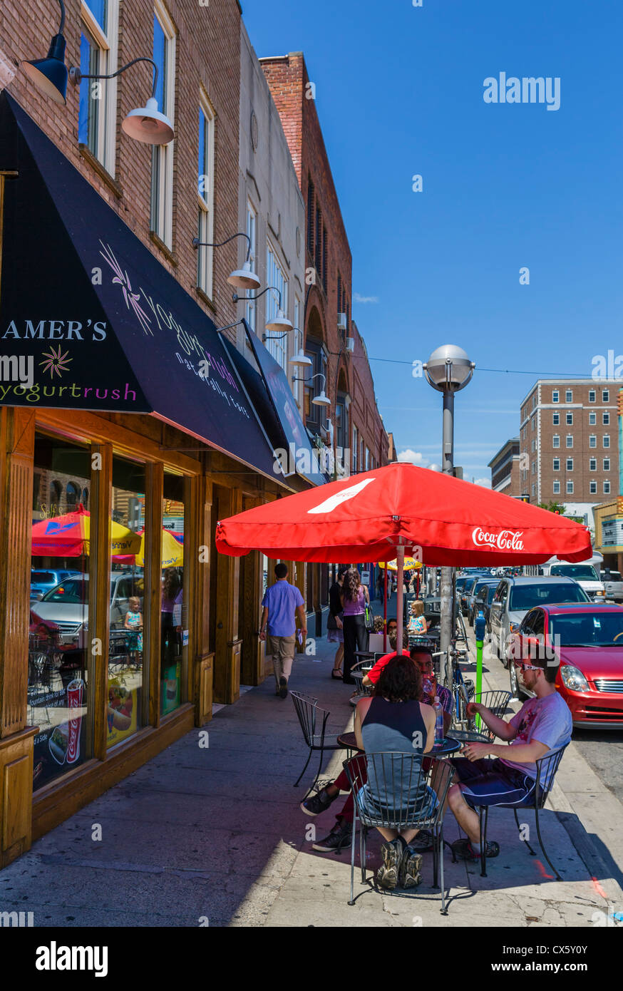 Straßencafe am South State Street in der Innenstadt von Ann Arbor, Michigan, USA Stockfoto